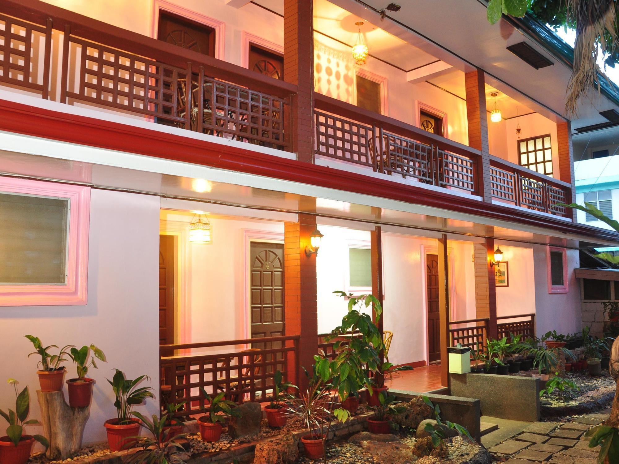 Lola Itang Pension House Tiniguiban Екстер'єр фото