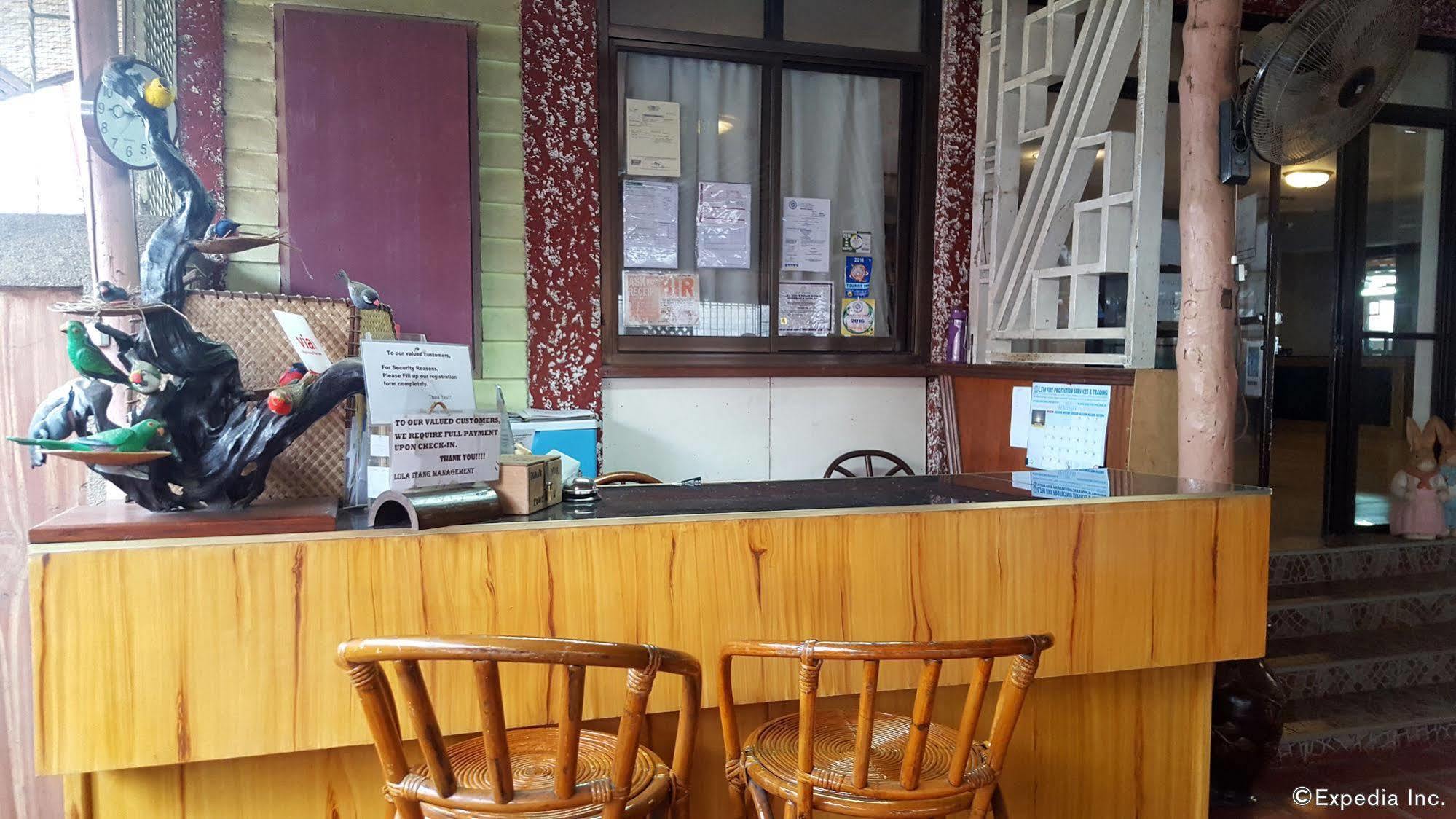 Lola Itang Pension House Tiniguiban Екстер'єр фото