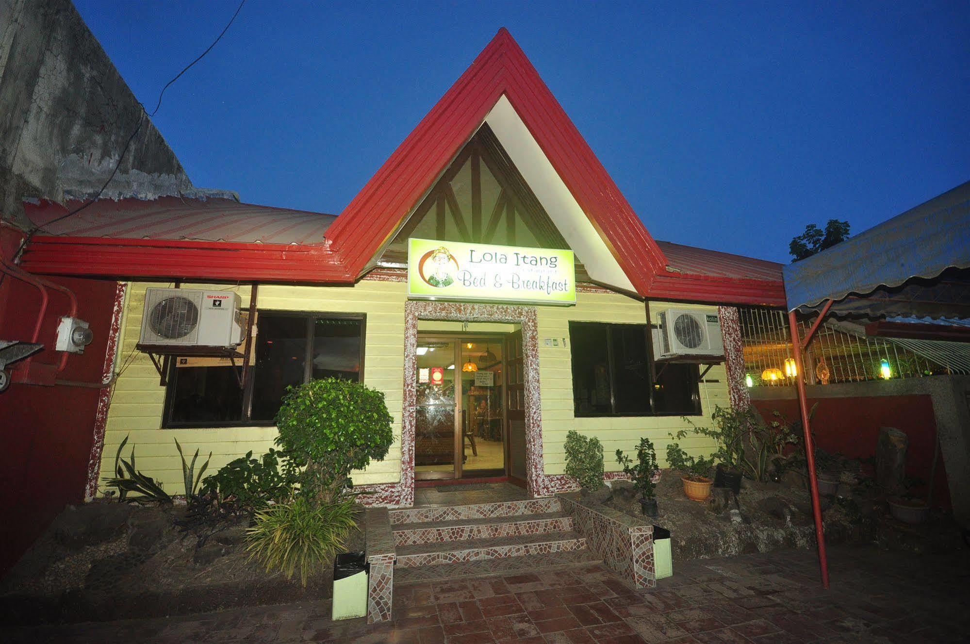 Lola Itang Pension House Tiniguiban Екстер'єр фото