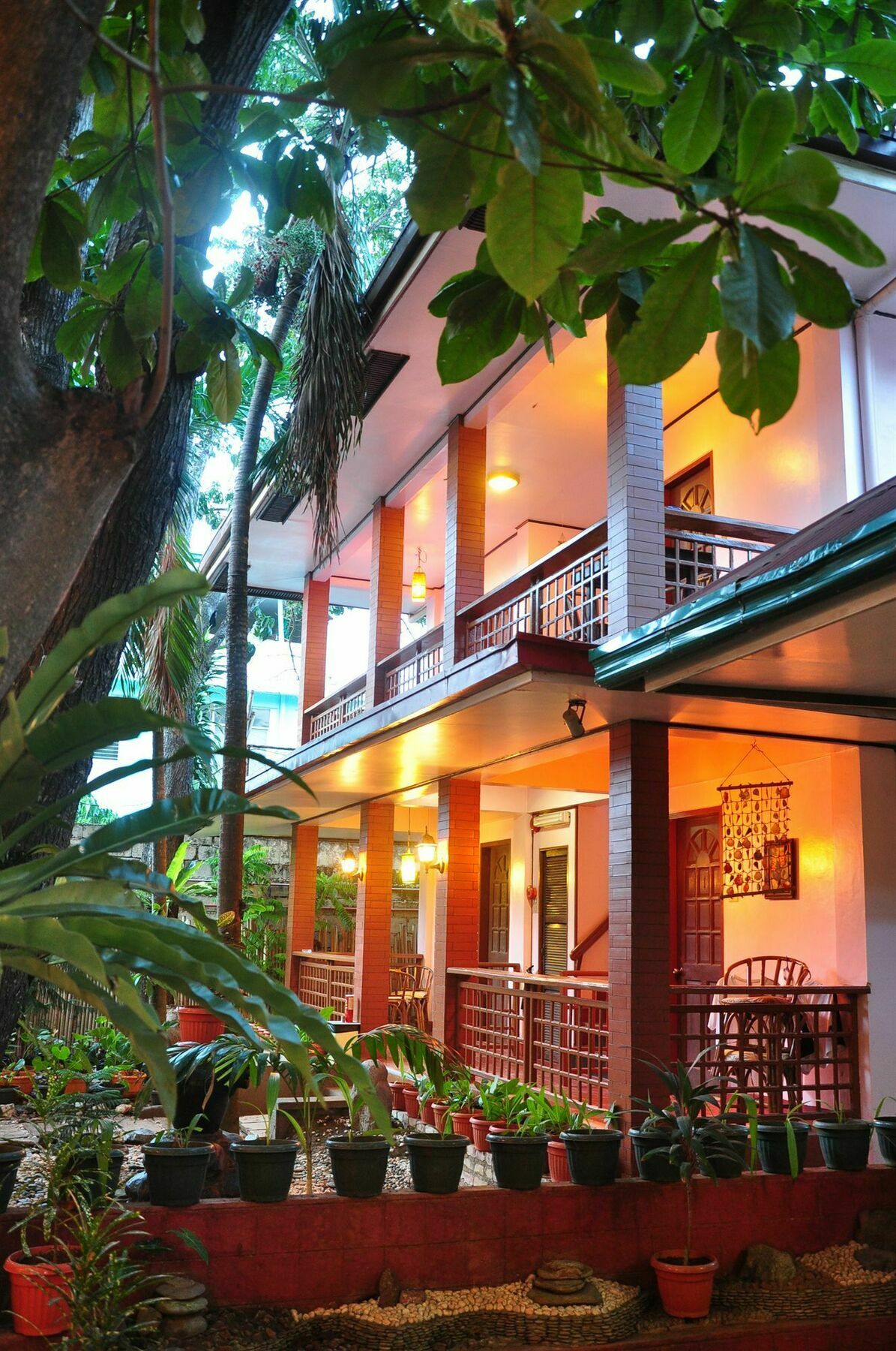 Lola Itang Pension House Tiniguiban Екстер'єр фото