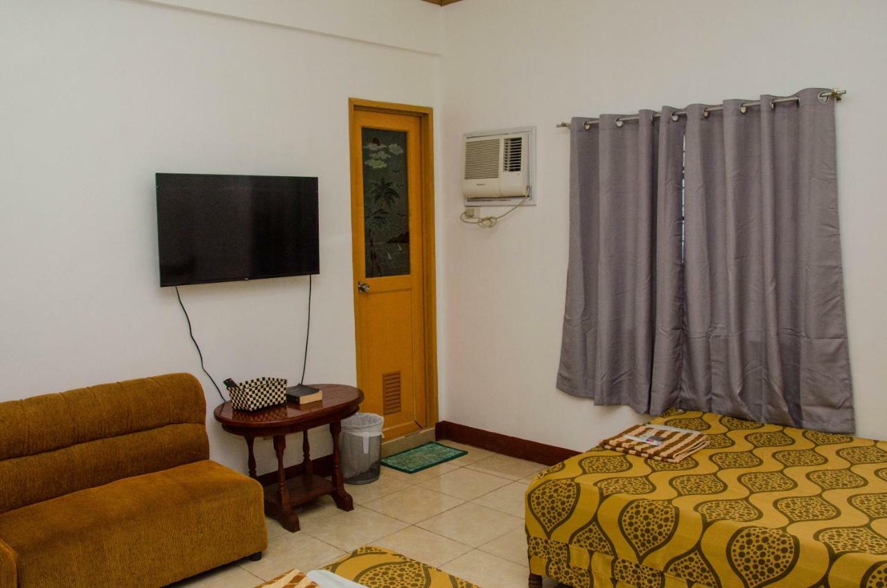 Lola Itang Pension House Tiniguiban Екстер'єр фото